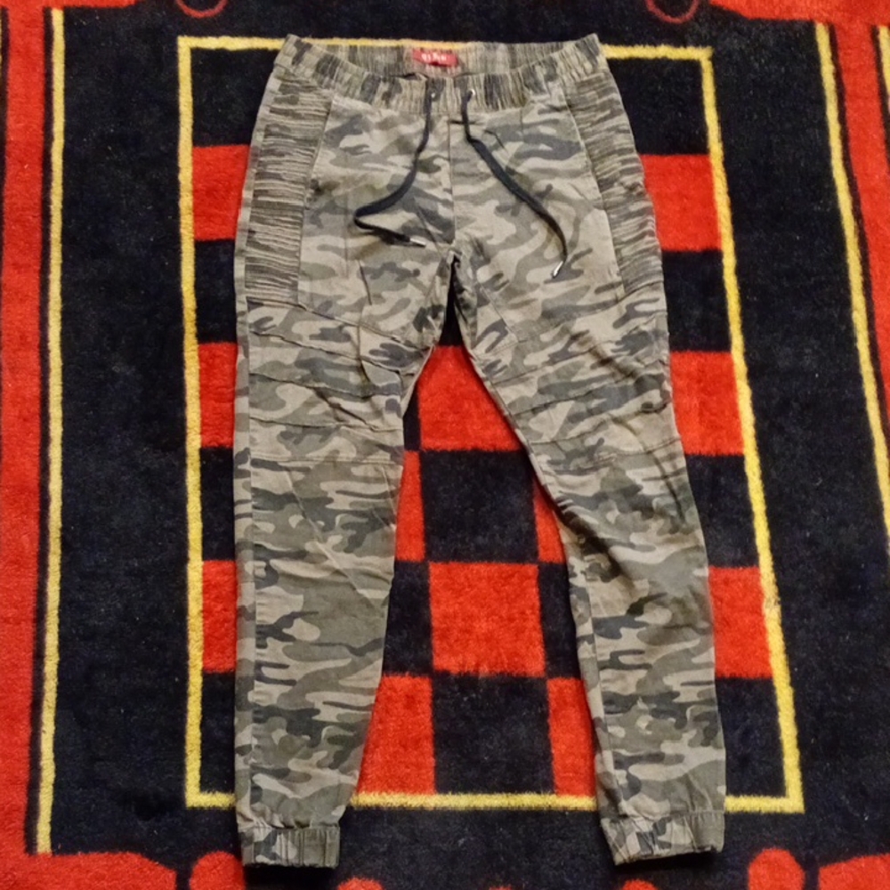 Guess Camouflage Joggers